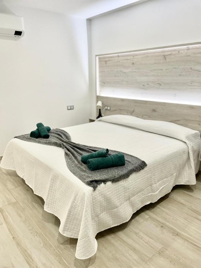 Island Suites Arona  Exteriér fotografie