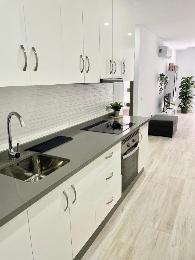 Island Suites Arona  Exteriér fotografie