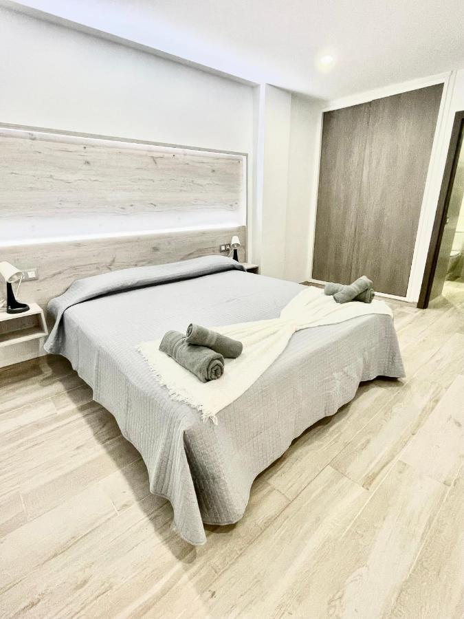 Island Suites Arona  Exteriér fotografie