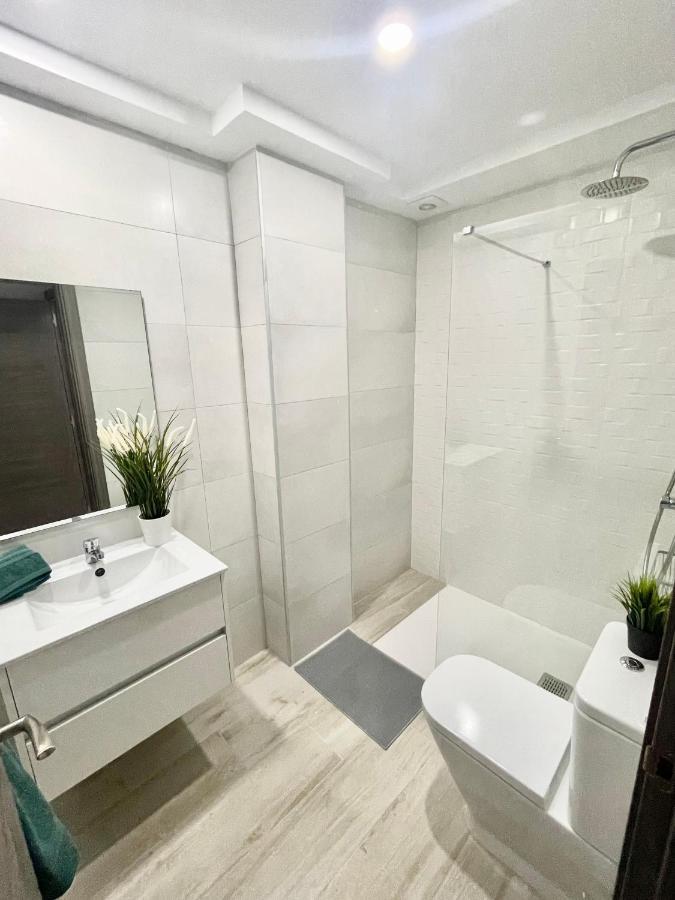 Island Suites Arona  Exteriér fotografie